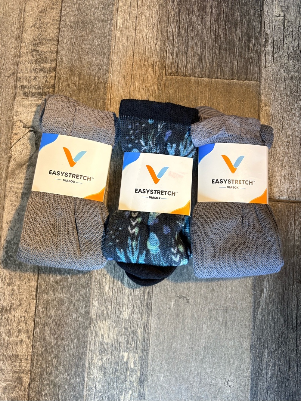 3 Bundle of Viasox easy stretch Diabetic socks non binding
